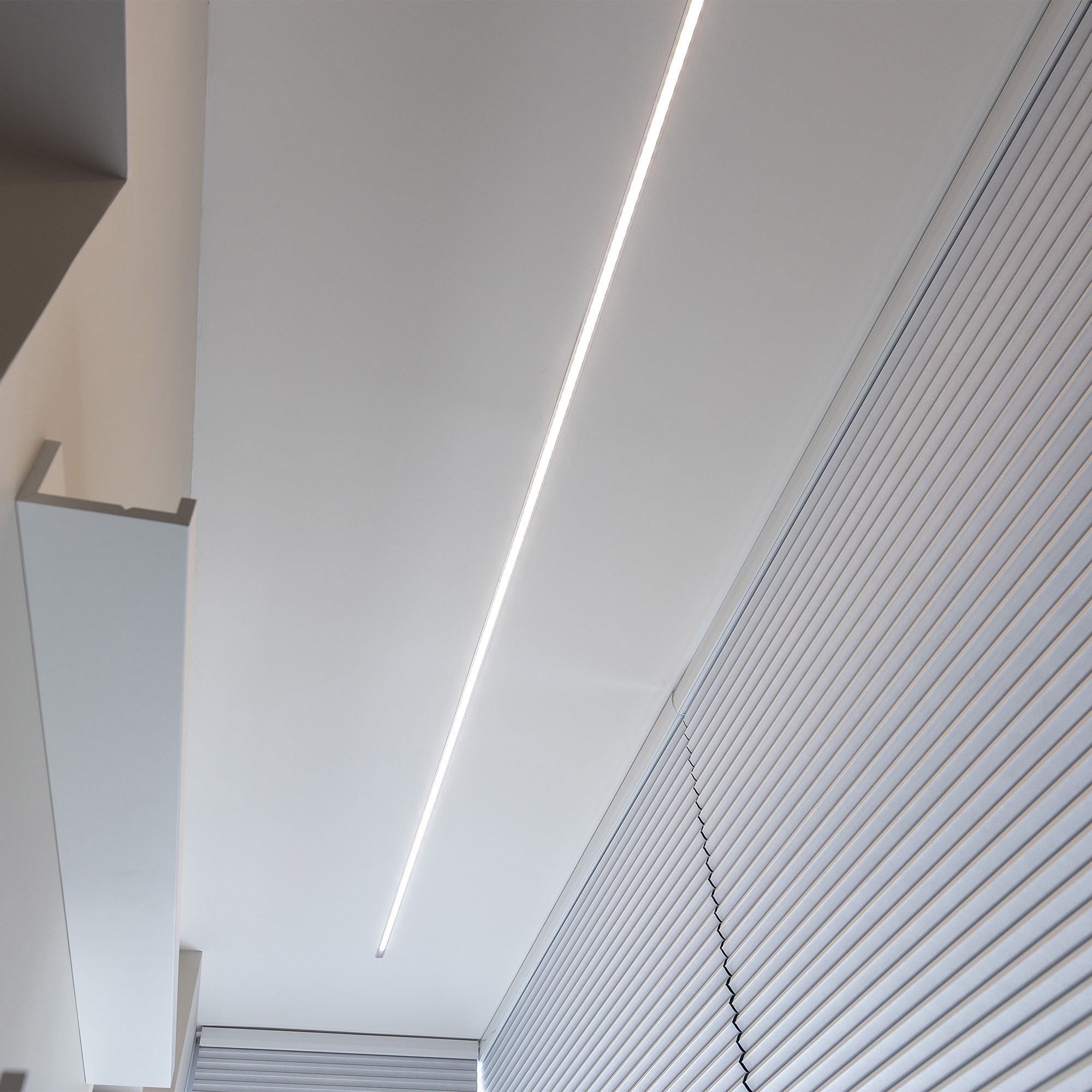 Светодиодная лента Elektrostandard LL-2-ALP007